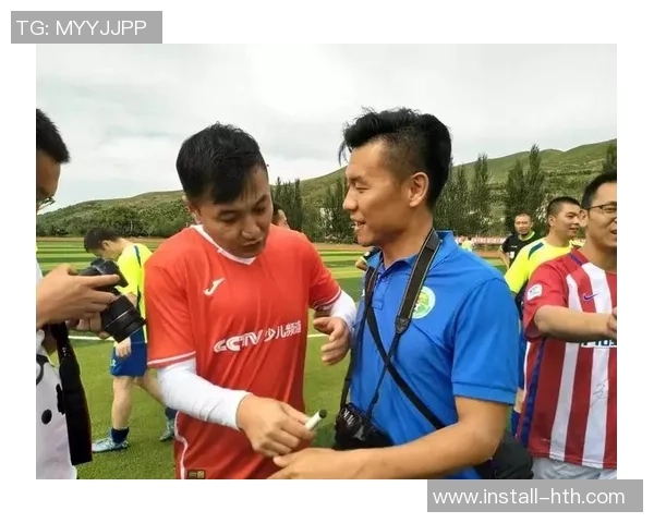 巅峰足球主持人揭秘背后的故事与赛事精彩瞬间的完美结合 巅峰足球主持人揭秘背后的故事与赛事精彩瞬间的完美结合